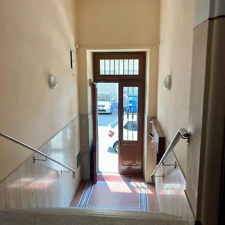 Windows On The Garden 公寓 *