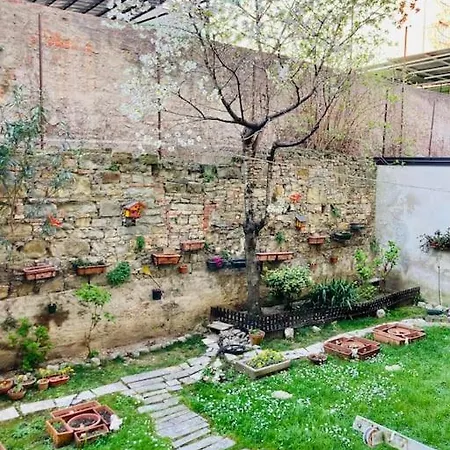 Windows On The Garden 公寓